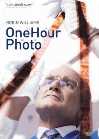 One Hour Photo (2002) movie poster